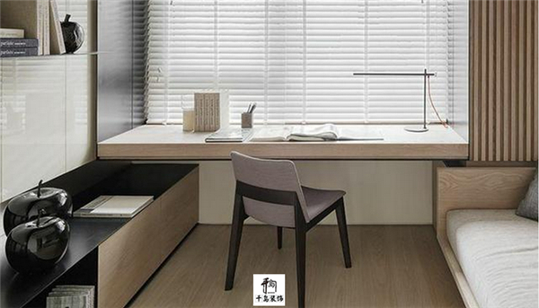窗臺(tái)做成書(shū)桌